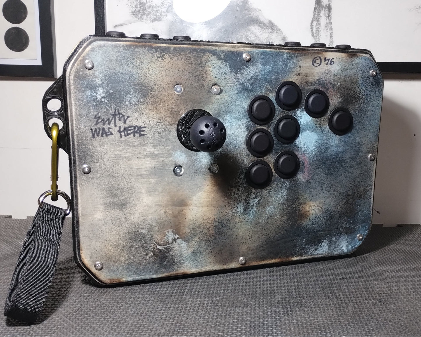 Atlas Slim. 4+2+2. Weathered wooden panels. Ready to ship.